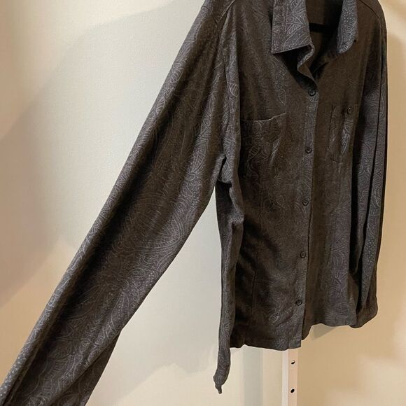 Woolrich Button Down Double Pocket Long Sleeve Shirt - Picture 2 of 4